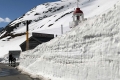 Schweiz: Wände aus Schnee